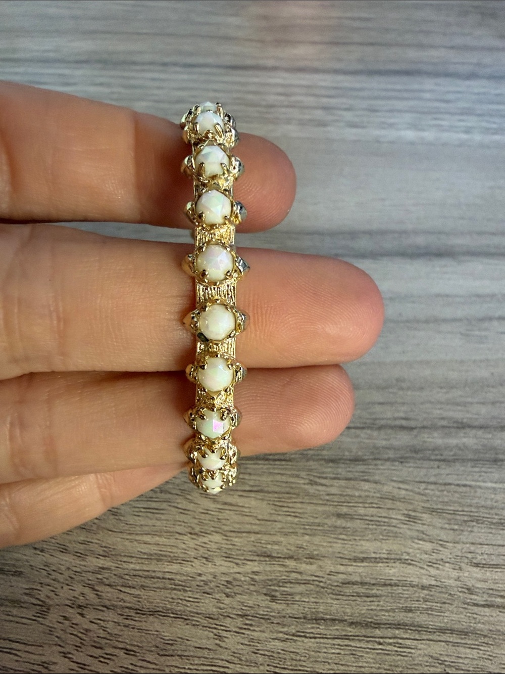 Kendra Scott Gold Bracelet with White Opalescent Cabochons